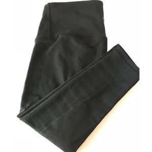 Lululemon Reveal Crop Legging Vent Cut-Out Stripe